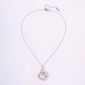 RD5BA7 Titanium Steel Book Necklace for Daughter Stainless Steel Heart Girls Text Locket Personality Waterproof Opening Book Pendant Jewelry Accessories