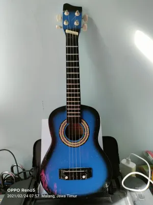 Ukulele 4 senar termurah