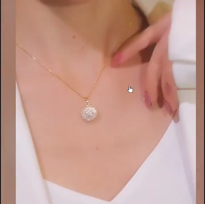 Sunflower Ins Cold Wind Simple Necklace Female Inlaid Zirconium Rotated Necklace Cool Clavicle Chain Accessories