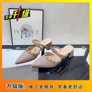 [Free Shipping] 2026 WomenS Chunky Heel Rivet Sandals Pointed Toe Chunky Heel Studded High Heel Closed-Toe Half Slippers