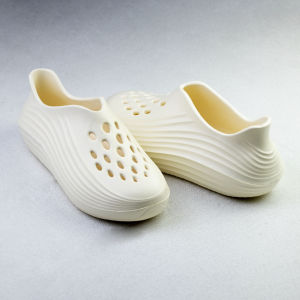 SUPERME Sports Fashion Lightweight Men Sandals Outdoor Shoes Water Resistance Breathable Sandals For Men and Women