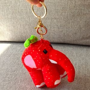 YUDESHUI ไม่ 67 ของเล่นตุ๊กตาช้างสตรอว์เบอร์รี 12 ซม. ผ้าพลัฌ ตุ๊กตาจี้ น่ารัก กระเป๋าสตางค์ ตุ๊กตาของเล่น