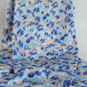 ผ้าซาติน พีช ฟลอรัล Satin Peach Floral ผ้าซาตินพิมพ์ลาย ผ้าเนื้อนุ่ม พลิ้วสวย ใส่สบาย ขนาด 1 หลา พร้อมส่ง