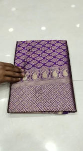 PREMIUM QUALITY ENCHANTING BREATHABLE ORGANIC BANARSI SOFT LICHI SILK SAREE FOR INDIAN WEDDINGS