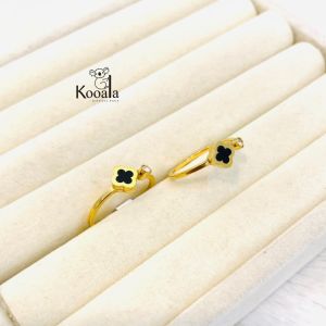 Cincin Clover Permata Kecil Titanium Aksesoris Wanita Elegan Model Terbaru Anti Karat