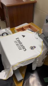 Player Issue 25-26 Season Home Real Madrid Football Jersey Top Bellingham Camavinga Vinicius Cristiano Ronaldo CR7 Valverde Mbappé Mens Womens Player Edition 2025 Club World Cup Soccer Jersey Player Version Football Short-sleeve T-shirt Customized