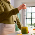 PHILIPS Hand Blender HR2520/00 Lightweight and Compact for Soup, Smoothies, Purees and Dips, Ergonomic Grip Design. 