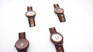 Đồng Hồ Đeo Tay Bằng Gỗ 2022 Đồng Hồ Thạch Anh Thương Hiệu Thời Trang Mới watch Đồng Hồ Nam Rỗng Bằng Gỗ Giao N