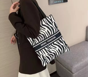 CH-FASHION (BLK/WHITE) KOREAN DESIGN PRINTED CANVAS TOTE BAG