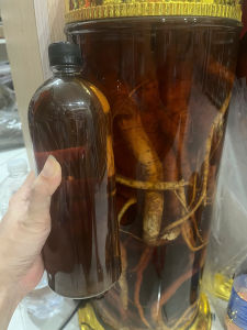 500ml- 1 lít nước nói đinh lăng đã ngâm được 2 năm. Hàng chuẩn nhà làm thơm uống êm tốt cho sk