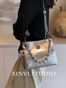 New 2025 Womens Bag Fashion Silver Handbags Metal Chains Shoulder Crossbody Bag Exquisite Bucket Bag Designer Luxury Brand Bag