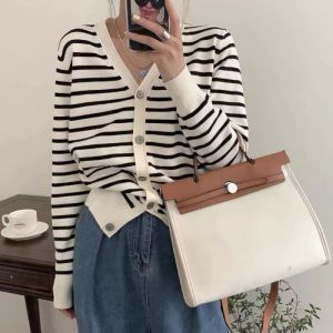 Ielgy sọc cổ điển cổ chữ V Áo cardigan dệt kim Nữ Phong Cách Hàn Quốc mới Áo Tay Dài Áo len mỏng sang trọng