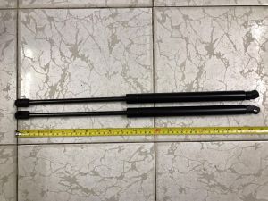 Ty chống cốp sau Volkswagen Tiguan