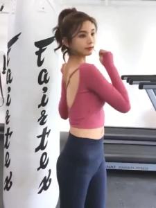 COD Áo Tập Yoga Mẫu Mới Mùa Xuân Áo Chạy Bộ Thể Thao Dáng Gầy Ôm Dáng Dài Tay Nữ Áo Tập Thể Dục Lưng Đẹp Sem