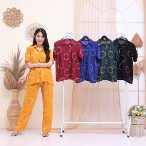 Setelan Wanita Busui Friendly: Setelan Crop & Baju Tidur Perempuan
