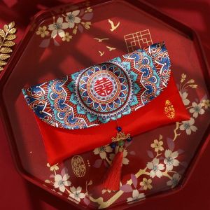BAGUO Lời chúc mừng năm mới Phong bì Đỏ Thổ Cẩm Lễ Hội Mùa Xuân Tua rua vải thổ cẩm Túi đựng tiền 2025 Túi may mắn màu đỏ Thêu Túi đựng tiền năm mới Đám cưới Trung Quốc
