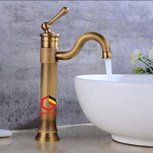 Vòi rửa lavabo đa năng thân cao tân cổ điên GRV 8605C