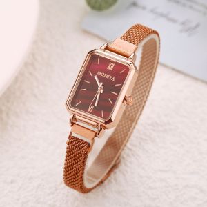 Milan nghệ thuật của phụ nữ với đồng hồ màu xanh lá cây đồng hồ màu xanh lá cây jjt phong cách Ins Peacock Đồng hồ nữ