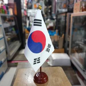 KOREA เกาหลี ธง ธงเดี่ยว ธงตั้งโต๊ะ International Flag ขนาด 14×20cm เสาขนาด เส้นผ่านศูนย์กลาง 7.5cm สูง 35cm Flag ไรท์ส
