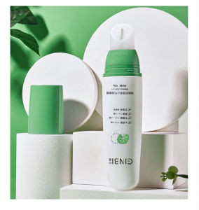 Salicylic Acid Centella Asiatica Small bubble mask To Remove Blackheads and Whiteheads Deep Cleansing Pores Peeling Mask Skin Care Oil Control Anti-Acne Pore Cleanser Effectively Moisturize and Whiten skin Deep Cleansing Shrink Pores Apply Mud积雪草泡泡面膜