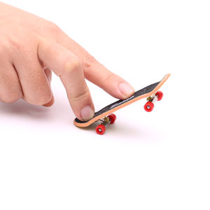 QUANSEN Finger Skateboards Toy Set Mini Training Skating Board with Ramp Track