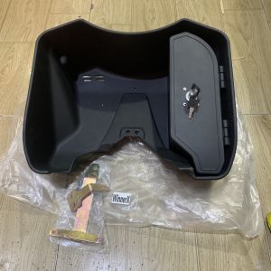 Rổ giữa xe WINNER X V2 và V3 kiểu appi V8 có hộp nhỏ và co khóa`