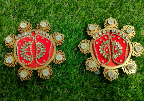 Traditional%20Lakshmi%20Charan%20Paduka%20Feet%20Pagla%20Floor%20Rangoli%20Decoration%20%7C%20Festival%20Decor%20%7C%20Diwali%20Decoration%20(Size%20:-%2010cm%20%7C%20Pack%20of%201%20pc)%20-%20Image%208
