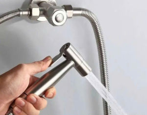 Vòi xịt nhà vệ sinh cao cấp inox 304 dây dẫn 1m2 áp lực nước mạnh tại Q.9 Thủ Đức
