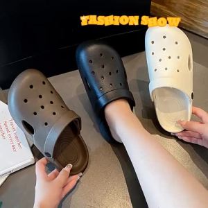 Y&HE Simple Hole Hole Shoes for Women Outdoor Waterproof Slip-On Soft Bottom Clog Shoes Nurse Wear Sandals with Head Coverage