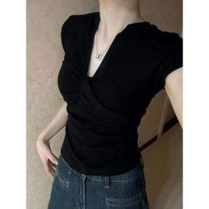 [ใส่ได้ 2 แบบ] เสื้อยืดผู้หญิงเปิดไหล่/แขนสั้น ฤดูร้อน 2025 ใหม่ ระเบิดความหอมหวานและเผ็ดร้อน เสื้อท่อนบนสีดำรัดรูป