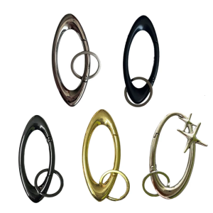 Grunge Fashion Accessory Metal Oval Shaped Carabiner Keychain Mountaineering Keyring for Adventurers and Campers