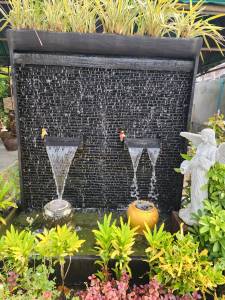 ม่านน้ำตกหินกาบน้ำตกหน้าบ้านน้ำตกฮวงจุ้ยน้ำพุ2ช่องตกแต่งพร้อมส่งแถมฟรีไฟสปอร์ตไลฟ์2ดวงตกแต่งต้นไม้ฟรีแถมโอ่งน้ำ2ใบ