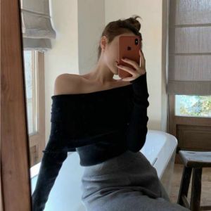 Áo Trễ Vai Chất Len Tăm Dài Tay Áo Kiểu Bẹt Vai Quyến Rũ LaCa A26-1