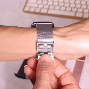 Dây đeo đồng hồ bằng thép không gỉ kim loại PHỤ KIỆN For apple watch ultra / ultra 2 49mm Milanese + Vỏ For apple watch Series 10 9 8 7 6 SE 5 dây đeo 42mm 46mm 41mm 45mm 40mm 44mm 38mm 42mm Dây đeo đồng hồ thông minh Milanese Loop