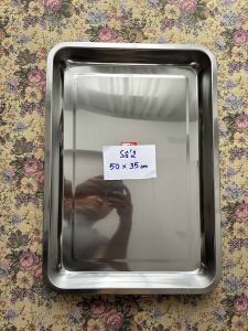 Khay mâm inox chữ nhật cạn lòng nhiều size chất liệu inox sáng bóng dễ dàng vệ sinh viền khay bo tròn mềm mại tinh tế không sắc nhọn an toàn khi sử dụng.