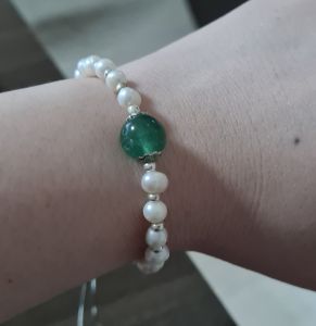 Fresh Water Pearl with Green Strawberry Bracelet