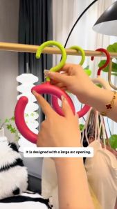Space-Saving Hanger Round Storage Rack Dopamine Color Scarf Hanger for Small Space Closet Teen Room