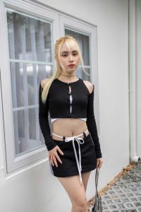 Set áo croprop dài tay hở vai nữ tính gợi cảm gồm áo ống và áo khoác ngoài