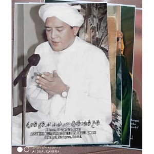 POSTER ABAH GURU SEKUMPUL BERDOA 32X47CM A3+ ARTPAPER 310GRAM SUDAH DILAMINASI GAMBAR TAJAM