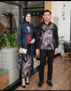 Ayu Couple Series Maron Navy Kebaya Brukat Pasangan Tunangan Kondangan Wisuda Bridesmaid Kutubaru