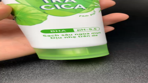 Hazeline gel rửa nặt Matcha tràm trà 100g