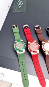 JAM TANGAN WANITA GUESS BAHAN RUBBER UKURAN 3.5CM TANGGAL AKTIF FREE BOX KANCING & FREE BATERAI CADANGAN