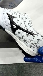 Giày đá bóng sân cỏ nhân tạo Mizno Morelia Neo spf