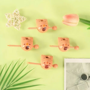 Móc khóa capybara gõ mõ thiền định siêu hài hước – chiến thần hòa bình giảm stress hot trend viral