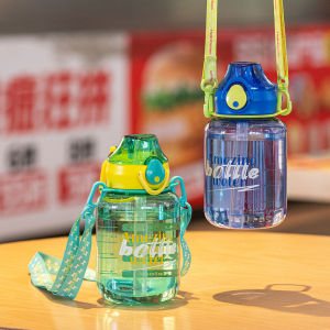 Botol Minum Anak Tali Panjang Anti Tumpah Model Aesthetic 700ml Transparant Pengunci Flip On