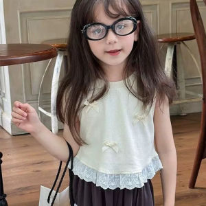 จัดส่งภายใน 2-3 วัน ชุดฤดูร้อนเสื้อยืดแขนกุดลูกไม้เย็บปะติดปะต่อกันหวานสำหรับเด็กใหม่ด้านบนอินเทรนด์ ถักแขนสั้น ขอบลูกไม้