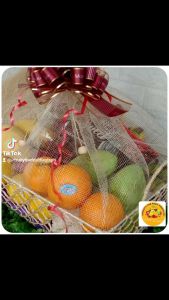 Customized Fruit basket w/Delicious Drip Cake moist chocolate for only ₱5500ideal gifts.✔️YES to same day delivery 🚚