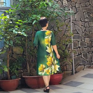 Đầm Trung Niên Dáng Suông A Che Bụng - Vải Lụa Thạch Anh Sang Trọng. Đủ Size từ 48kg đến 90kg.