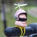 KGMVB Biggetje Auto Accessoires Elektrische Scooter Gele Eend Noctilucent Decoratie Helm Propeller Motorfiets Stropdas Ornament Auto Decor BDSHE. 