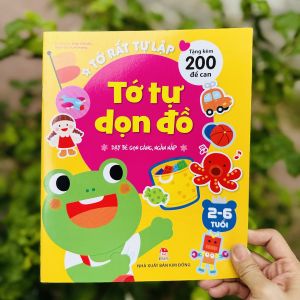 Sách Tớ rất tự lập: Tớ tự vệ sinh cơ thể Tớ tự dọn đồ - tô màu trò chơi và bóc dán hình đề can- Kim Đồng